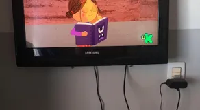 Casa 2 Qt Ar Wi-Fi TV LED Portao automatico e Gramado - Image 2