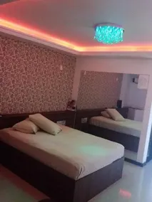 Petit Amour Motel - Image 2