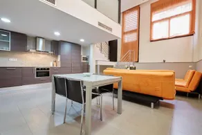 10 Housegate - Image 5
