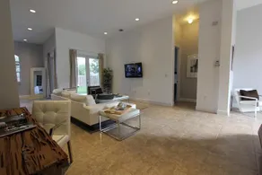 Aventura Home by Flatsaway - Image 5