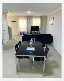 Family Townhouse - Fast Wifi - 15mins To Perth Cbd - Image 2