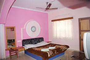 Hotel Pachmarhi Regency - Image 2