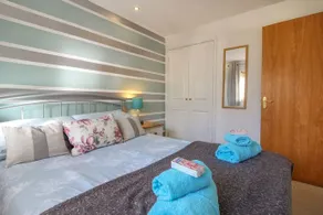 Cottage with garden | River view - Image 1