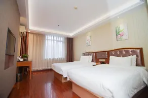 World Smart Hotel (Qingdao North Station Zhenhua Road Subway Station) - Image 2