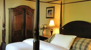 Shawnigan Lake Bed and Breakfast - Image 4
