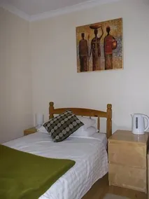 Abingdon & St Georges Guesthouse - Image 3