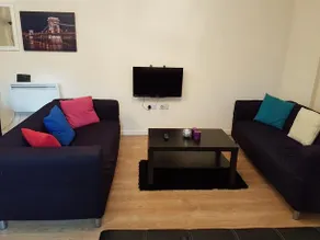 Town Centre Apartment - 2 bed, 2 bath in Slough - Image 4