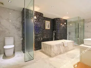 Kingdom Hotel - Image 3