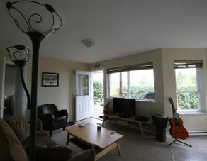 Mavericks and Sun Guest House - Image 4