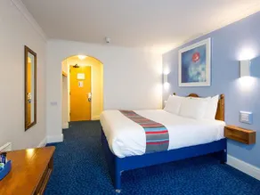 Travelodge Stoke-on-Trent Trentham - Image 2