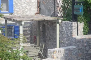 To Petradi - Image 2