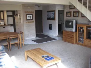 1 Quarto e Loft, dois banheiros completos, acomoda 6, dois níveis para desfrutar de suas férias Mammoth Lakes - Image 4