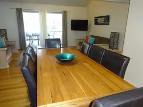 Blackbutt - Deluxe Family Townhouse - Image 4