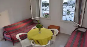 Road House Apartments - Image 4