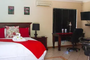 Windfall Weavers Guesthouse - Image 2