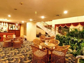 Huaqiao Interantional Hotel - Image 4