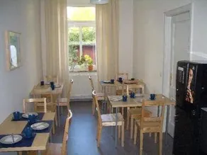 A Bed Privatzimmer Dresden Nichtraucherpension - Image 3