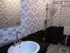 Caifu Business Hotel - Image 5