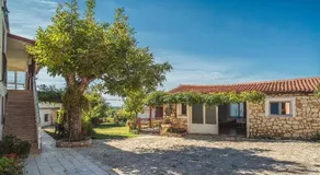 Apartments Barat - Image 4