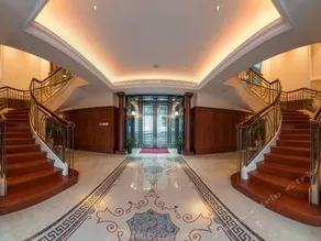 The Dreamland Hotel - Image 3