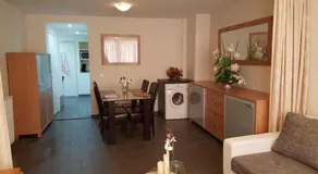 Apartment + Studios Insulinde - Image 3
