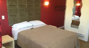 Road 121 Motel - Image 3