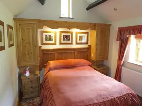 Ann's Cottage & The Old Smithy - Image 4