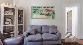 Retro Bungalow - Image 5
