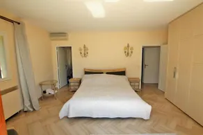 Luxury villa in Cannes hills - Image 3