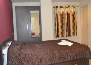 Hotel Kings Gateway - Image 4