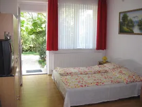 Axter Apartman Vendeghaz - Image 3