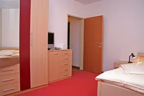 Airport Hotel Deininger - Image 1