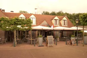 Eddies Hotel Restaurant - Image 2
