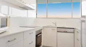 Ocean Plaza Unit 835 - Beachfront in Central Coolangatta - Image 5