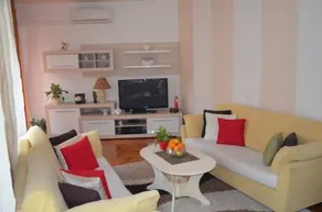 Apartment Charlie - Image 2