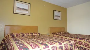 Holiday Motel - Image 3