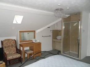 Big Sky Guest House- ROOM ONLY - Image 2