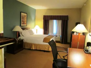 Holiday Inn Express Newell-Chester WV - Image 4