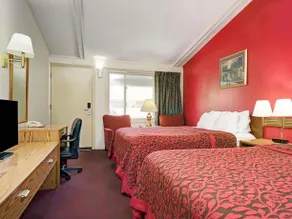 Days Inn by Wyndham Red Wing - Image 5