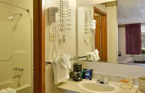 Economy Inn - Image 4
