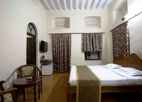 Taj Mahal Hotel - Image 5