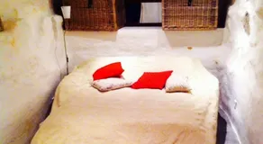 Unique Old Town Apartment with Free Parking - Image 5