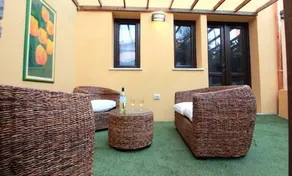 Apple Guest House - Image 3