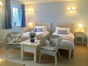 Old Pond Cottage - Image 5