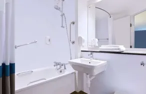 Travelodge London Central Euston - Image 5