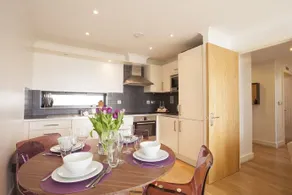 2 Bed Apartment Stratford Sk - Image 3