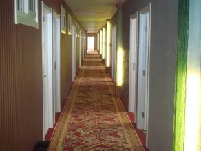 Qinglong Business Hotel - Image 4