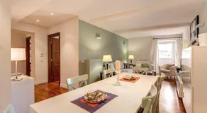 Trevi Chic Apartment - Image 2