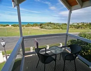 THE Lighthouse Keepers Inn - Image 3