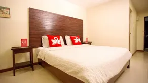 ZEN Rooms Royal Bee - Image 3